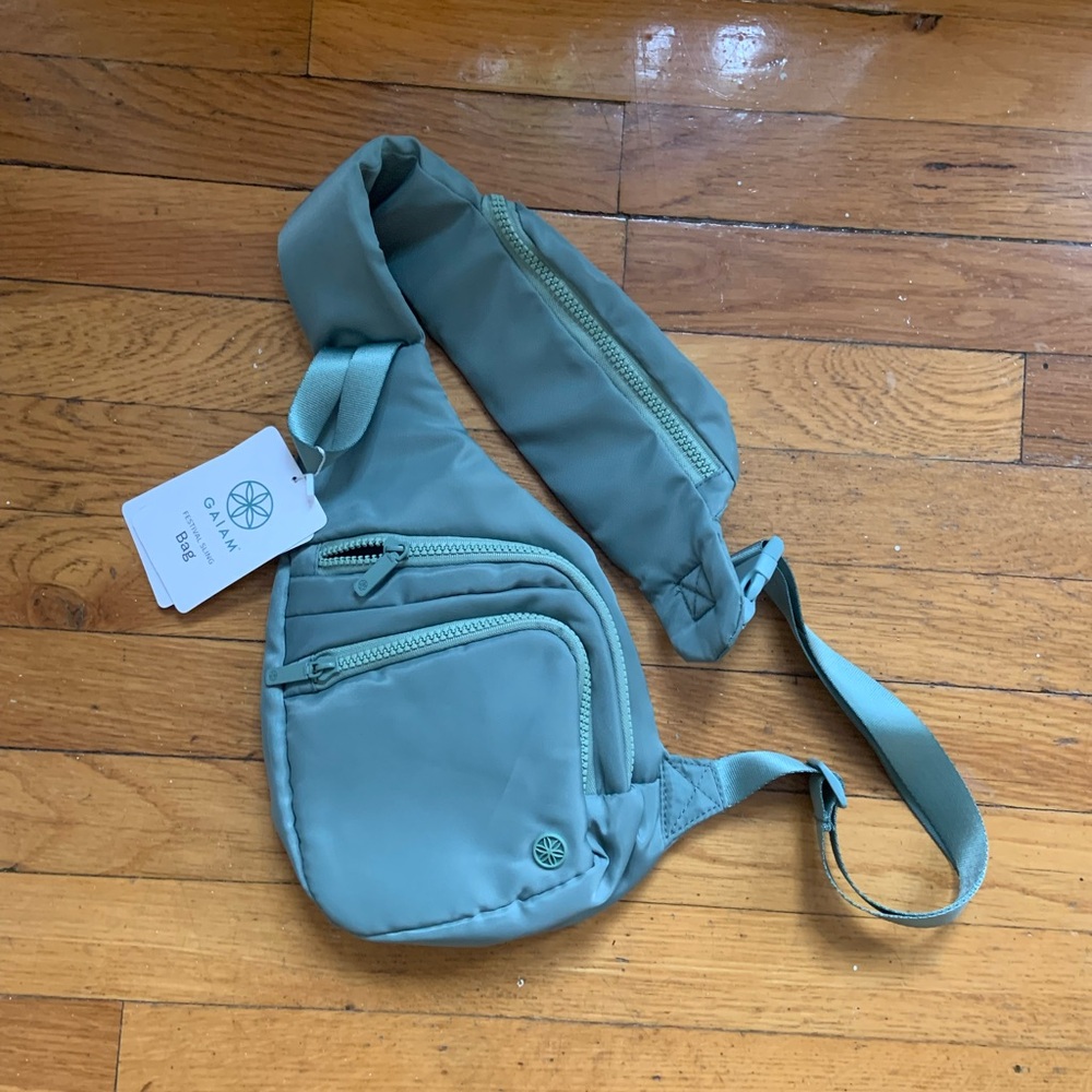 GAIAM Crossbody Bag in Teal